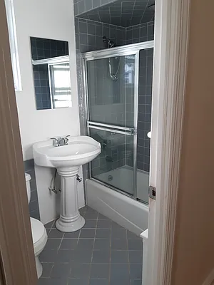 Rented by BUZZ REALTY | media 37