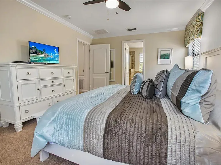 Moon Valley Dr — Photo 1