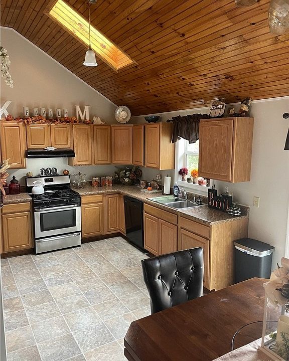 628 W Elm St, Oneida, NY 13421 Zillow