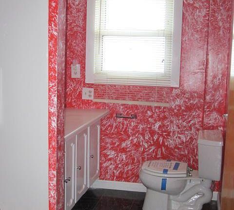 5th image of 222 Stewart Ave