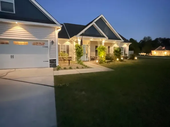 200 Albacore Court, Hubert, NC 28539
