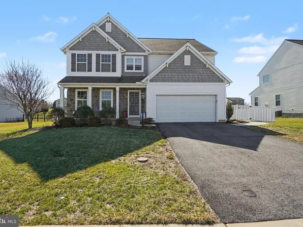 7 Waverly Ln, Carlisle, PA 17015