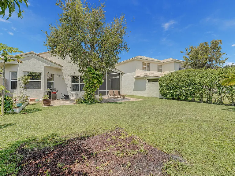 19084 Skyridge Cir — Photo 34