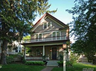52 Fairview St, Huntington, NY 11743