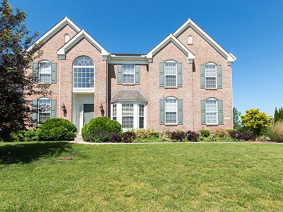 2nd image of 2409 Edge Water Dr