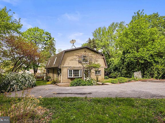3rd image of 2963 Spring Valley Rd