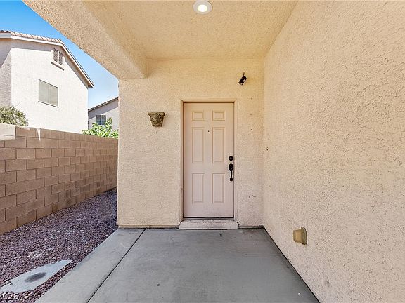 4th image of 8934 Deep Ridge Ct