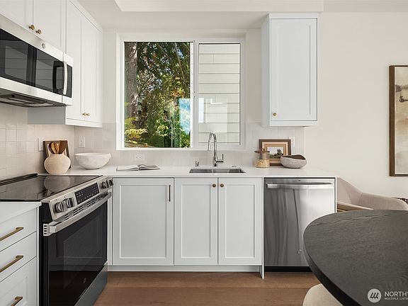 4th image of 3446 13th Avenue W #B
