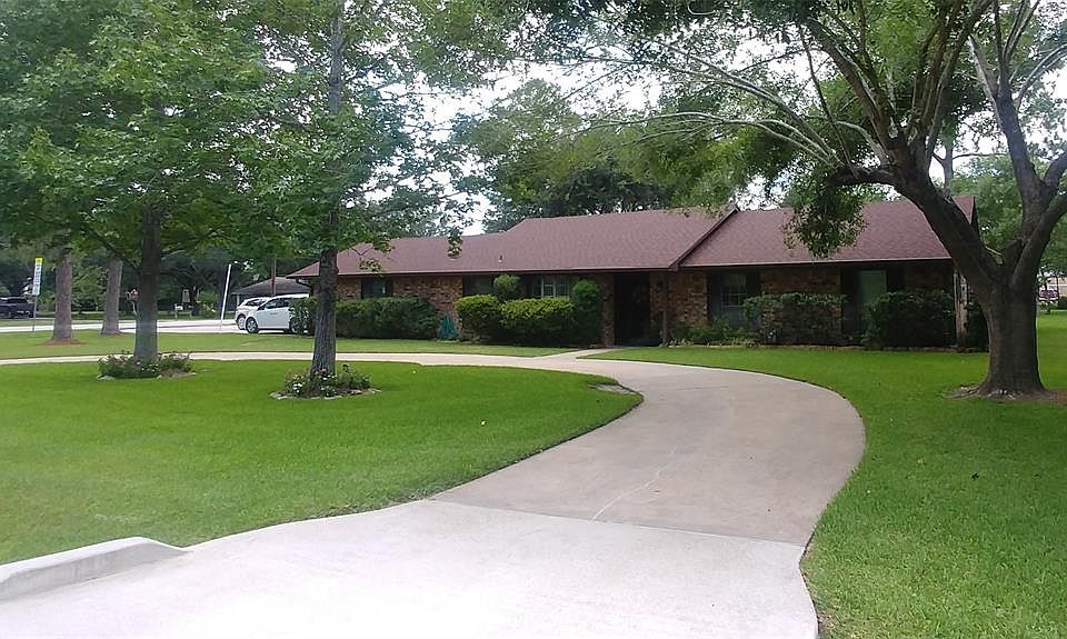 1st image of 3524 W Circle Dr