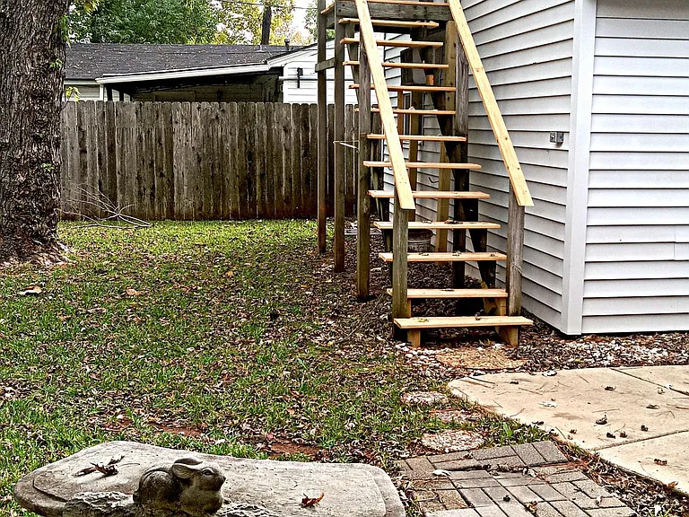 Again staircase. to loft above the garage