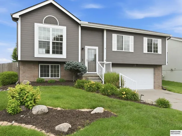 17354 Ruggles St, Omaha, NE 68116