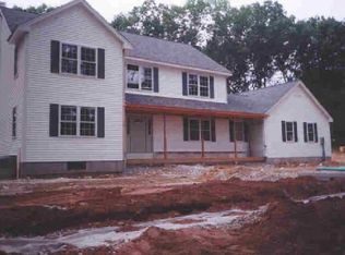 31 Jomar Dr, Sandy Hook, CT 06482