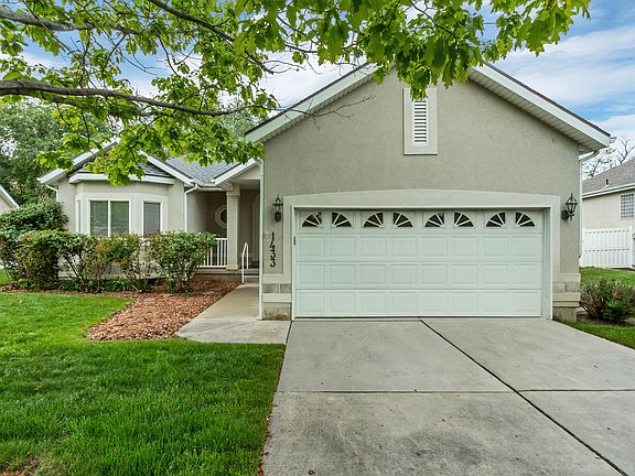 3rd image of 1433 E Forge Way