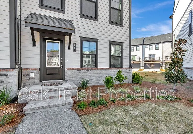 236 Somerset Acres Dr — Photo 2