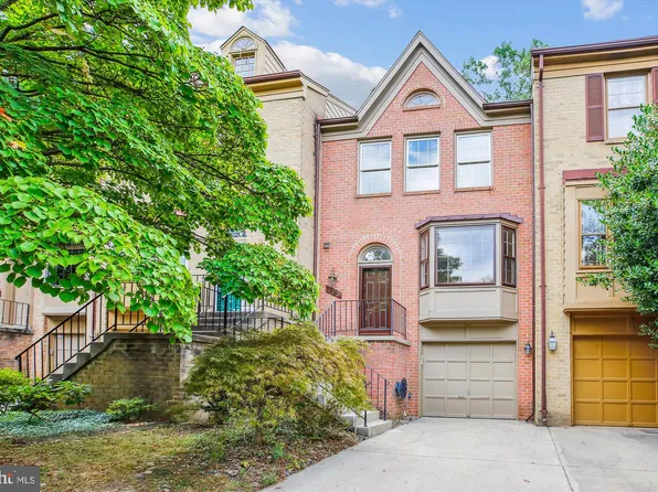 325 Lynn Manor Dr, Rockville, MD 20850