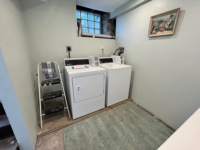 28-28A Richardson Ave — Photo 14