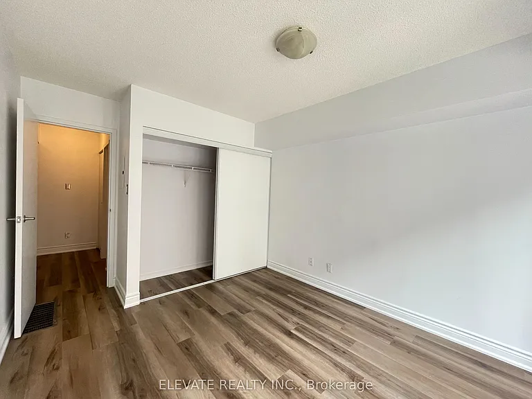 42 Western Battery Rd #706 — Photo 10