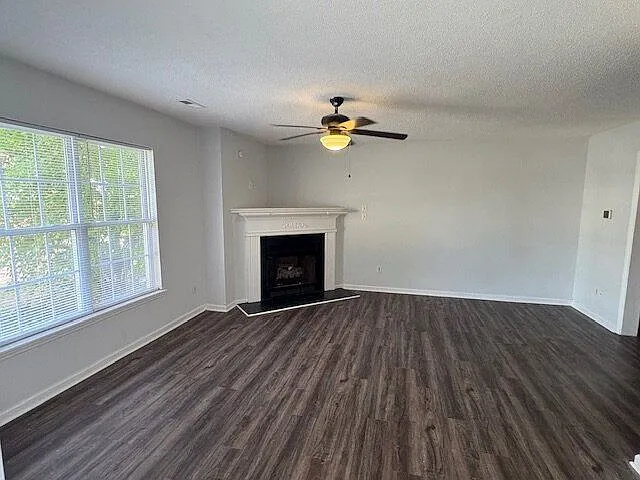 2511 Bluff View Ct #B — Photo 2