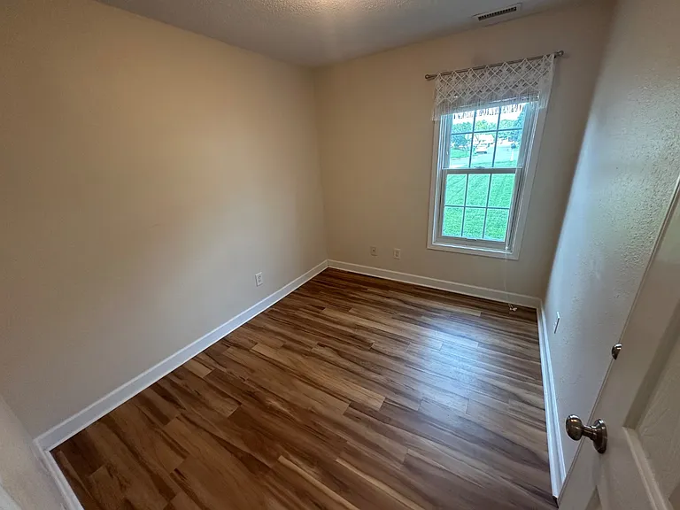 1290 Pyrtle Dr — Photo 8