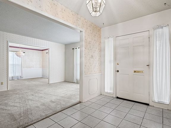 3rd image of 1531 W Palm Dr
