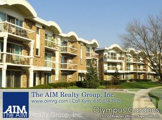 19 Olympus Dr APT 2C, Naperville, IL 60540