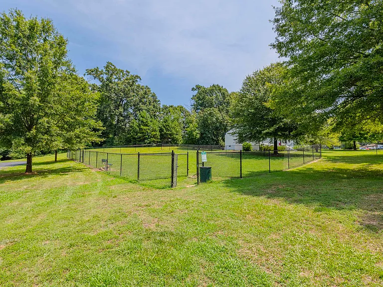 670 Chappell Dr #C — Photo 19
