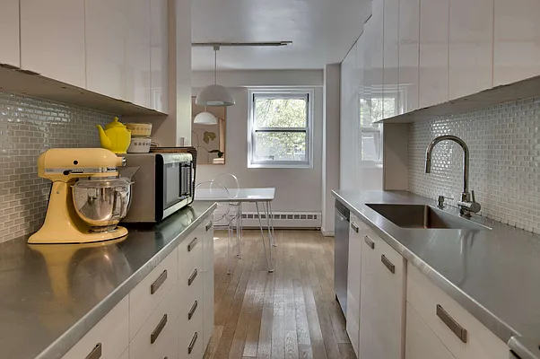 Sold by Brown Harris Stevens | media 20