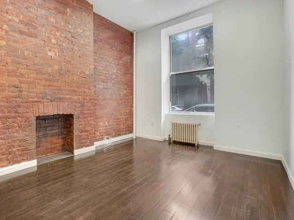 334 West 47th Street image 1 of 7