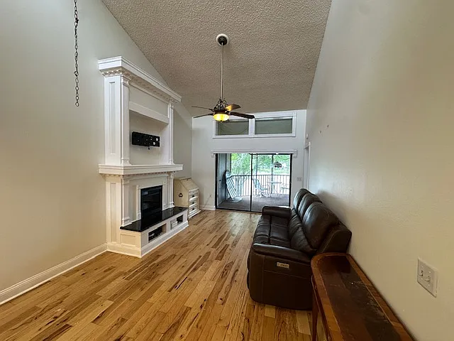 222 Woodlake Wynde #222 — Photo 5