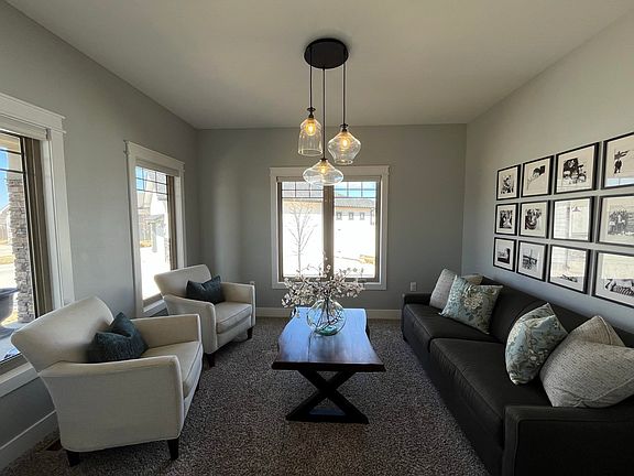 4th image of 2004 Hillpointe Pl