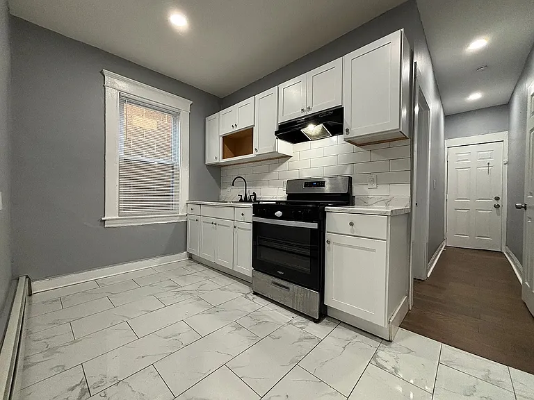 1561A1 Chapel St #1 — Photo 2