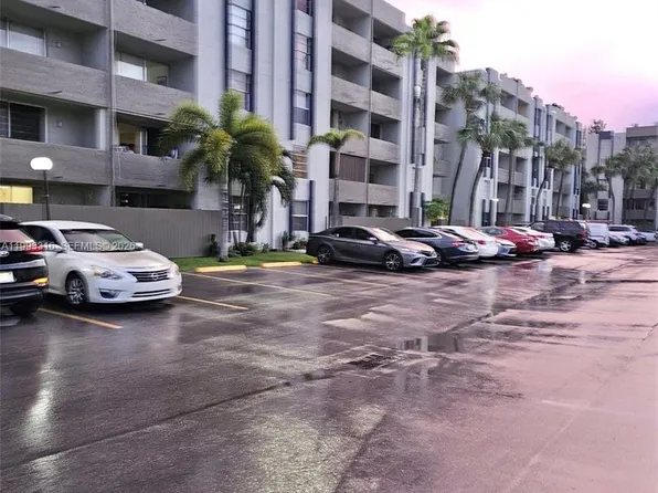 10000 NW 80th Ct, Hialeah Gardens, FL