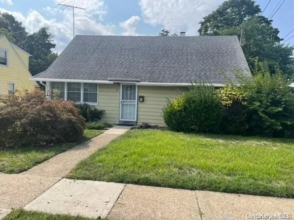 27 Myrtle Avenue, Hempstead, NY 11550