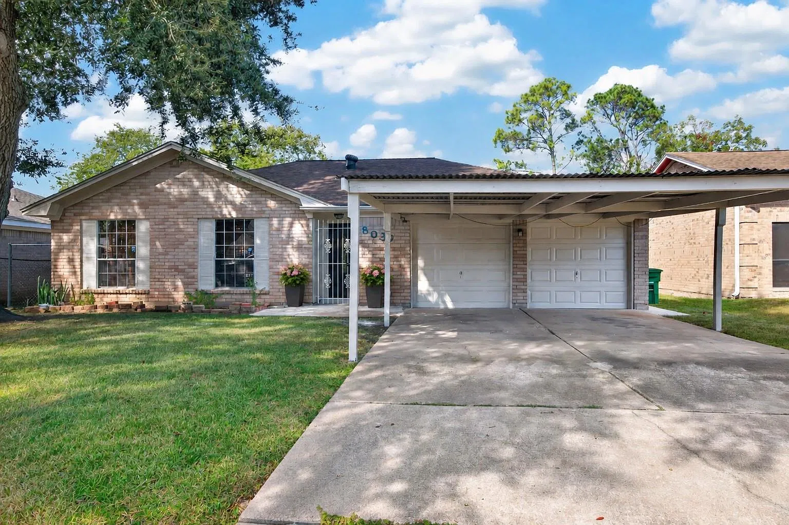 3 bed, 2.0 bath, 1276 sqft, $1,750 — Photo 2