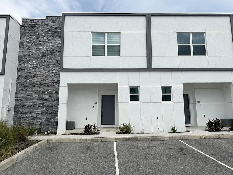 368 Famagusta Dr — Photo 2