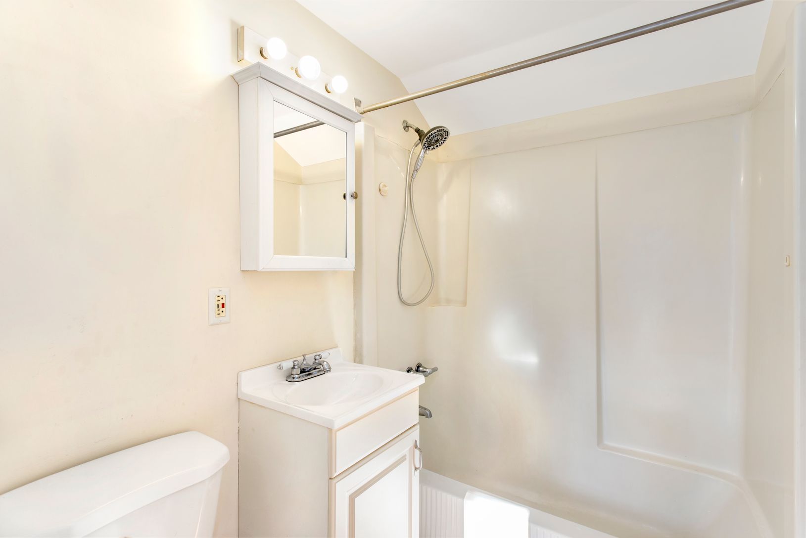 Cottage 1 Bathroom