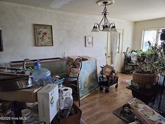 5th image of 102 Miller Lane