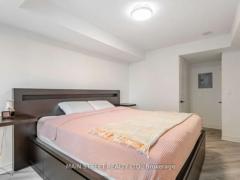 509 Beecroft Rd #816 — Photo 12