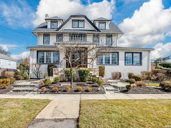 512 Albemarle Road, Cedarhurst, NY 11516