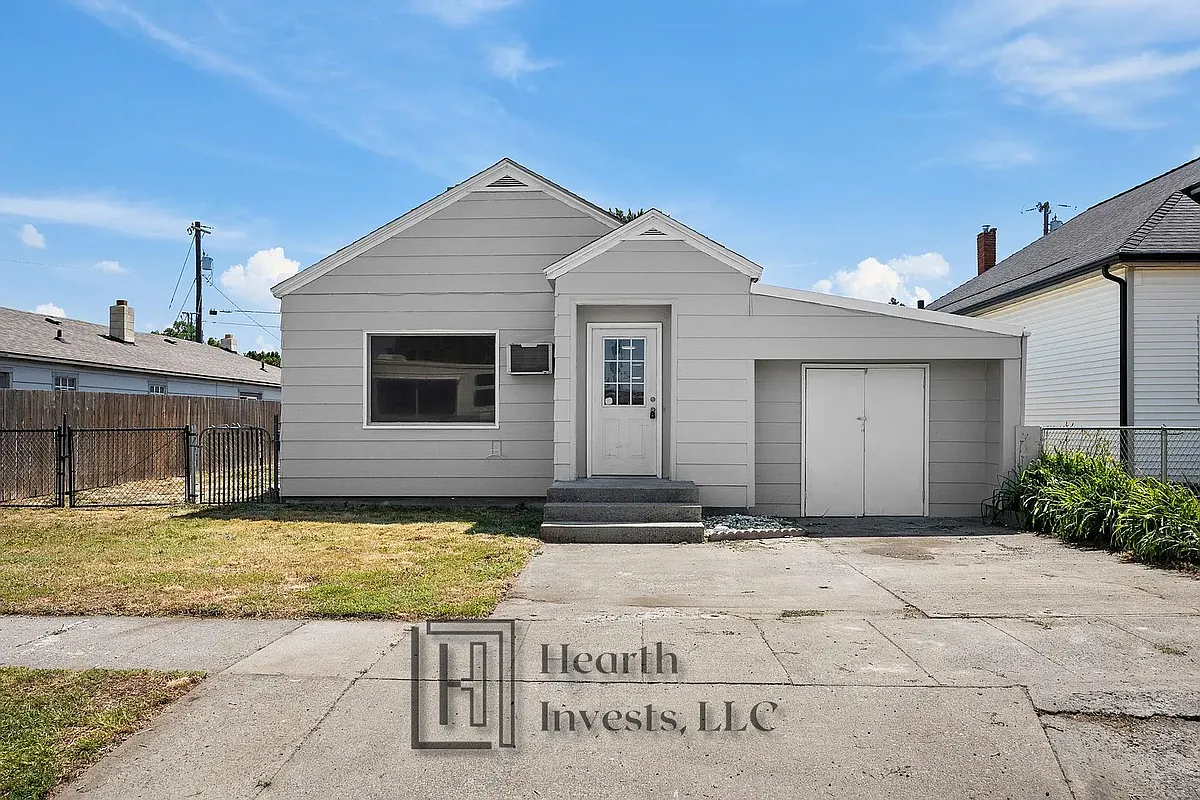 Building Photo - 308 E 7th Ave