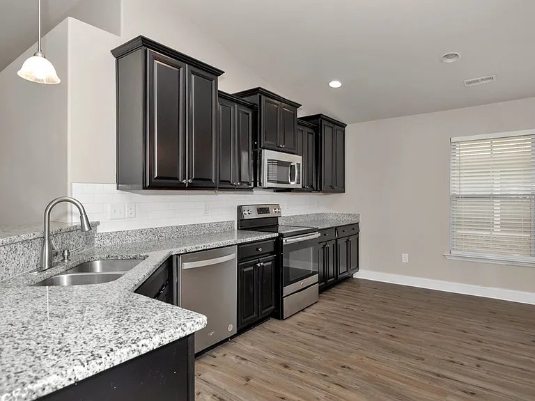 130 Tybee Dr — Photo 11