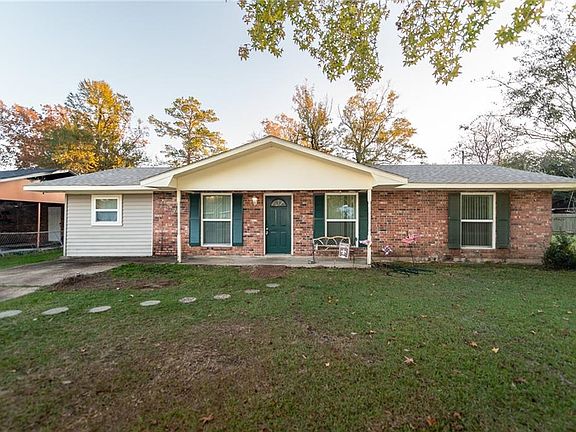 2nd image of 1111 Mockingbird Ln