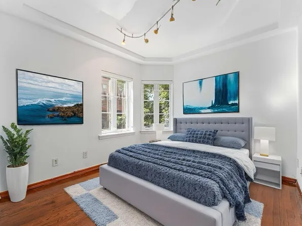 1901 Voorhies Avenue image 7 of 24