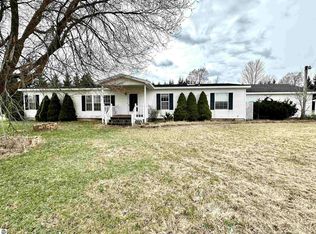2037 W Fleck Rd, Six Lakes, MI 48886