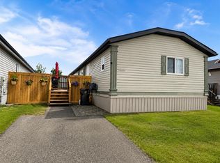8806 S 85th Ave, Grande Prairie, AB T8X0A8