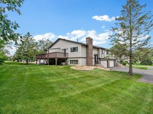 9233 Dartford Rd, Woodbury, MN 55125
