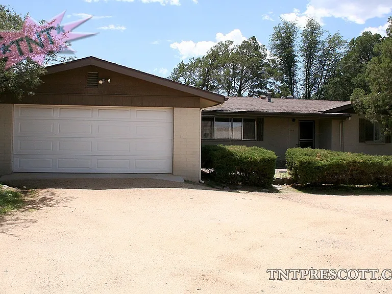 903 Green Ln — Photo 20