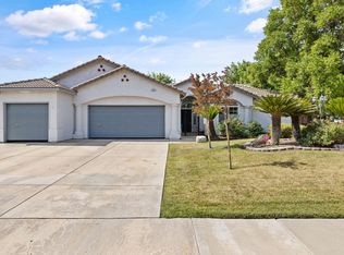 1547 W Claridge Ct, Hanford, CA 93230