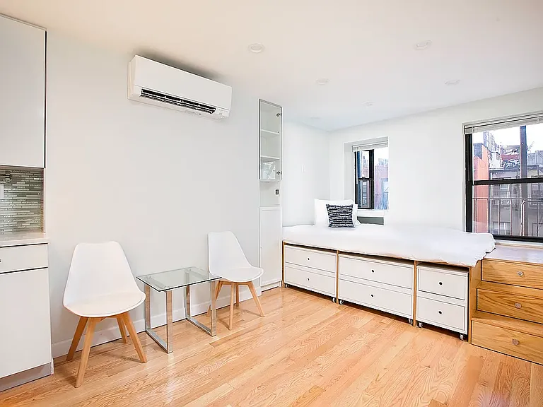 101 Allen St #5C — Photo 2