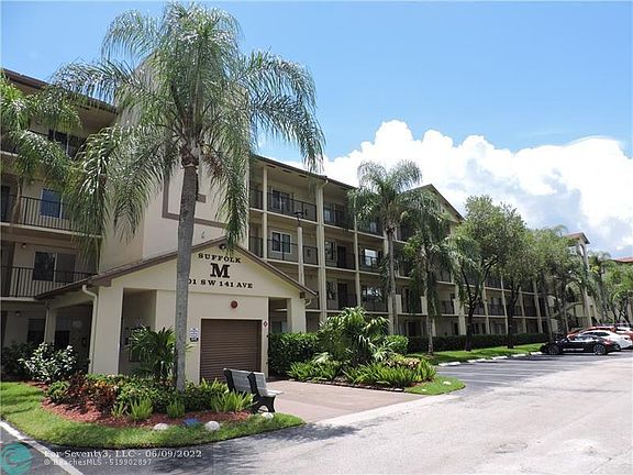 4th image of 901 SW 141st Ave APT 307M